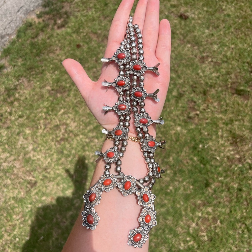 VINTAGE STERLING SILVER CORAL SQUASH BLOSSOM NECKLACE
